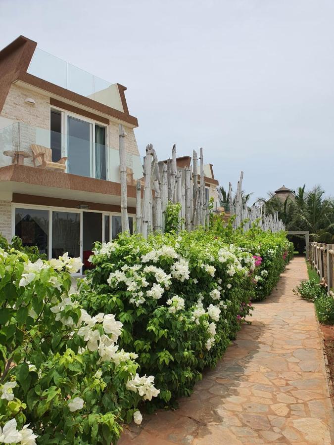 Blue Turtle Hotel Lomé Exterior foto